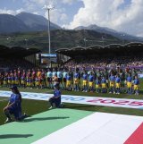 Les deux formations se présentent au public avant le match à Tourbillon